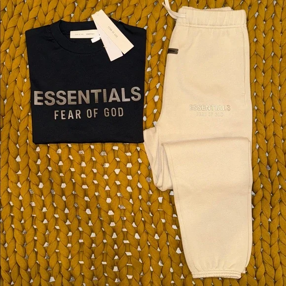 Fear of God Essentials Black Tee and Cream Joggers - Picture 4 of 9